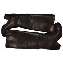 Chanel schwarze Lederstiefel