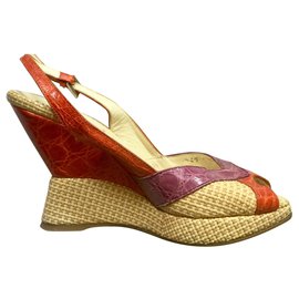 Zapatos slingback Prada de cuña cuero beige naranja morado