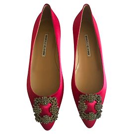 Manolo Blahnik Ballerine in Raso Rosa con Fibbia Gioiello