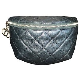 Borsa a Banana Chanel Nera in Pelle