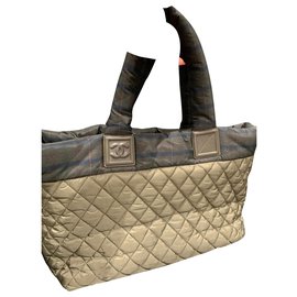 Chanel Cocoon gesteppte Tasche aus rotem Leder