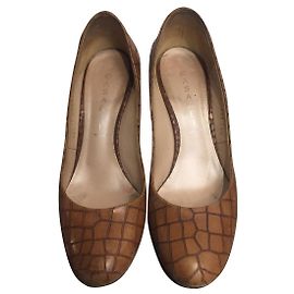 Casadei Pumps aus Alligatorleder Braun