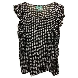 Blusa Essentiel de algodón negro con mangas de volantes