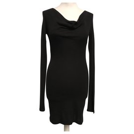 Vestido negro Pierre Balmain de lana y modal