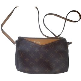Louis Vuitton Handbag Brown Leather