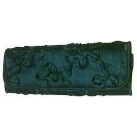 Autre Marque Clutch de satén Mnovak Verde