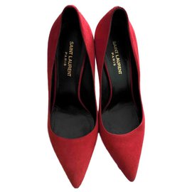 Escarpins Yves Saint Laurent en daim rouge 38.5