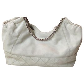 Borsa Hobo Chanel in pelle beige