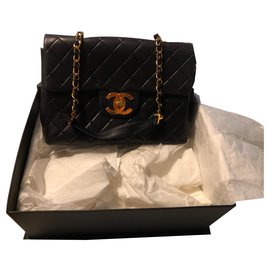 Borsa a mano Chanel Jumbo in agnello nero