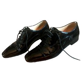 Christian Louboutin Scarpe Basse Stringate in Vernice Nera