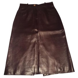 Céline Midirock aus Lammfell Dunkelrot