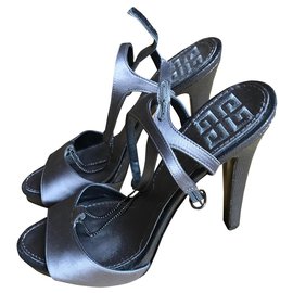 Sandali Givenchy in seta e pelle esotica grigia