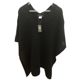 Vince Camuto Poncho aus Acryl Schwarz
