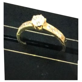 No Brand Nuevo solitario de oro amarillo y diamantes