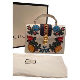 Gucci Sylvie Tote Bag Weiß Leder mit Blumenprägung