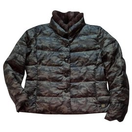Chaqueta acolchada Weekend Max Mara verde camuflaje