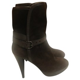 Stivaletti Tod's in scamosciato marrone
