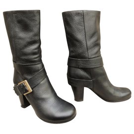 Chloé Stiefeletten aus schwarzem genarbtem Leder 37,5