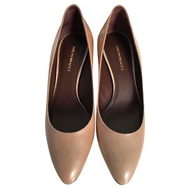 Bruno Magli Pumps aus pinkfarbenem Lackleder 5 cm Absatz