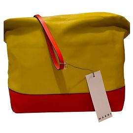 Pochette Marni in pelle gialla