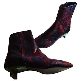Botines Kenzo de piel burdeos con bordado azul Talla 38