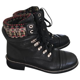 Botas Biker Chanel de Cuero y Tweed Negro