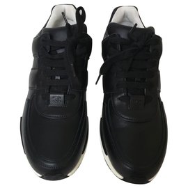 Sneakers Chanel in pelle nera
