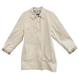 Chubasquero corto Burberry 38