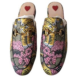 Gucci Princetown Mules im bengalischen Druck