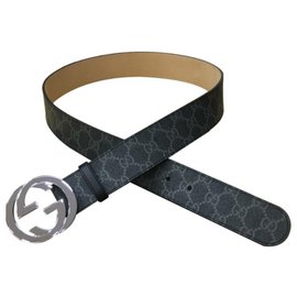 Cintura Gucci Supreme in pelle nera con fibbia G