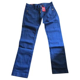Jean's erster Freund, Taille 38 fr. - Marithé et François Girbaud