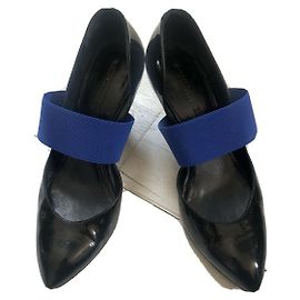 Décolleté Sonia Rykiel in vernice nera con fascia color block
