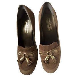 Décolleté Stuart Weitzman stile brogue taupe marrone scamosciato