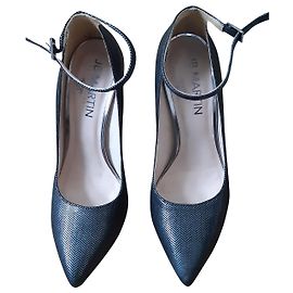 Zapatos de Tacón JB Martin Negros con Tira y Tacón Alto