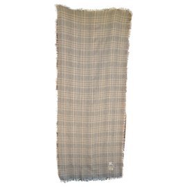 Burberry ha rubato in puro cashmere
