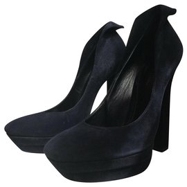Sapatos de salto Bottega Veneta em camurça azul marinho