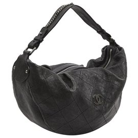 Borsa a tracolla Chanel in pelle grigio scuro