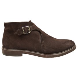 Stivaletti in pelle scamosciata marrone scuro Apc 45