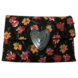 Borsa a mano Escada Heart in pelle nera
