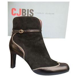 Botines Charles Jourdan CJ Bis Negros de Ante