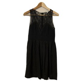 Sandro vestido negro con encaje