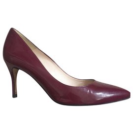 Russell & Bromley Burgunder Patentpumpen