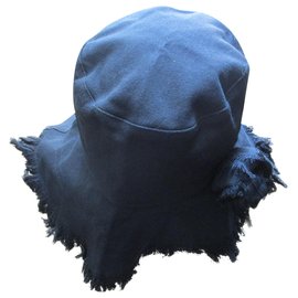 Sonia Rykiel Capeline di cotone nero.