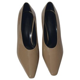 Décolleté Aeyde in vernice beige