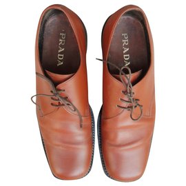Scarpe Derby Prada in pelle marrone chiaro Taglia 42.5