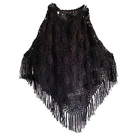 Autre Marque Gehäkelter Wollponcho schwarz 70er Jahre