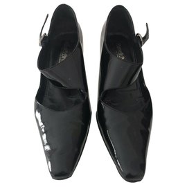 Russell & Bromley Schwarzes Patent Mary Janes