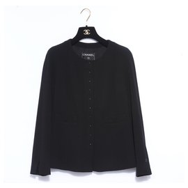 Casaco Chanel em crepe de lã preta Tamanho 38