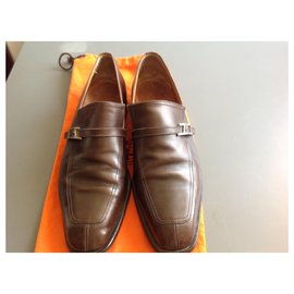 Mocassini Hermès in pelle marrone con dettaglio H dorato