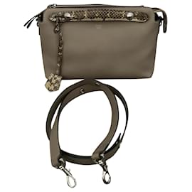 Borsa Fendi By The Way in Pelle Beige Grigio Dettagli Serpente